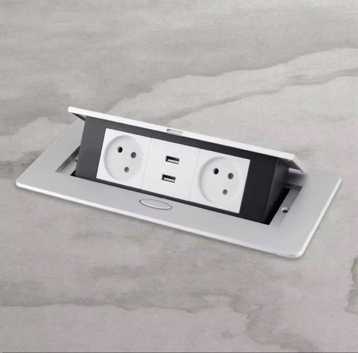 نقّدم لك المشترك الكهربائي الغاطس (Pop-Up Desk Socket) المتحرك بتصميم مخفي وذكي يندمج تماماً مع أثاثك. 😉👌

🔥 ليش هذا المنتج أساسي في بيتك أو مكتبك؟
تصميم مخفي وذكي : بضغطة زر واحدة يرتفع للأعلى لتستخدمه، وبضغطة ثانية يختفي تماماً داخل الطاولة ليحافظ على الترتيب والمظهر الأنيق.
متعدد الوظائف : يحتوي على فيشتين كهرباء (ثنائية/ثلاثية متوافقة مع المعايير الأوروبية والعالمية) + منافذ شحن ذكية (USB و Type-C) لشحن تليفونك ولاب توبك مباشرة بدون الحاجه لرأس شاحن.
حماية وأمان : مصنع من مواد مقاومة للحريق، ويحمي أجهزتك من التغيرات المفاجئة في التيار، بالإضافة إلى غطاء يحمي المنافذ من الأتربة أو انسكاب السوائل بالخطأ.
مثالي لكل مكان : مناسب جداً للمكاتب، طاولات الاجتماعات، جزر المطابخ (Kitchen Islands)، وغرف النوم.
💡 خيارات وموديلات متنوعة تناسب احتياجك :
1️⃣ موديل يحتوي على منفذ (USB + Type-C) للشحن السريع الحديث.
2️⃣ موديل يحتوي على منفذين (USB) مزدوجين.
📐 التركيب : سهل للغاية ويتم تركيبه بشكل غاطس ومستوٍ تماماً مع السطح (فلوش).
📞 للطلب أو الاستفسار عن الأسعار والتوصيل :
تواصل معنا مباشرة عبر رسائل الصفحة ✉️
أو عبر الواتساب على الرقم: [ ‏ 0774 078 4110 ]📱
🚚 يوجد شحن وتوصيل لكافة المناطق! #ديكور_مودرن #مكاتب_ذكية #تكنولوجيا #منزل_ذكي #أثاث_مكتبى #حلول_ذكية

موقعنا 📍 : ميسان ـ العمارة ـ حي الفاطمية ـ قرب تقاطع حي النداء
