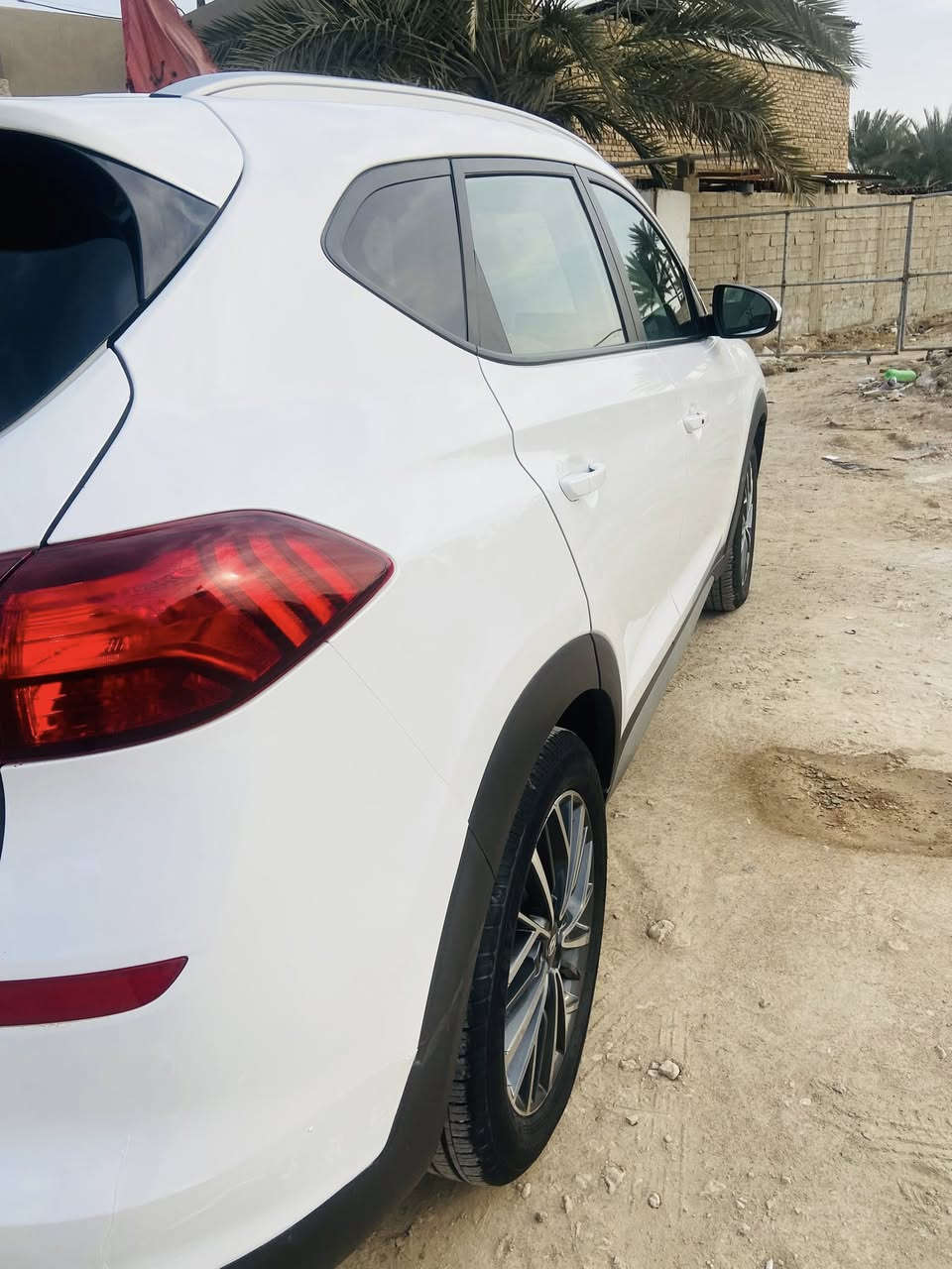 توسان 2021 ( بيع سريع) 
فول موصفات عده الفتحه . بصمه ✔️. شاشه ✔️. دفع رباعي ✔️. مكينه 2400 GDI ❕. حساسات امامي خلفي ✔️. كامره دواره . ✔️وبعد بيه هواي مواصفات حلوه ✔️/ السياره جديده بمعنه الكلمه مابيه بدون دواخل بدون اريدباك 🔵
( سياره بدون حادث)🔴وللعلم سياره وارد امريكي - ⚫️فقط بيه حادث ربع 🔺الدعاميه ومصلح مامبدل 🔺- 🟢تريد اروح وياك وين متريد ل اي ابو فحص يعجبك 🟢
——————————————————
مكانـي حله بابل بكرلي  . 🔳🇮🇶

—————-
للاستفسار 📞
*********** ☎️

*********** ☎️ 

—————
السعر ⬜️💰 
خابرني وبيك ودلل سياره بيع سريع وبيه مجال حگ جيتك وخادمك اني
