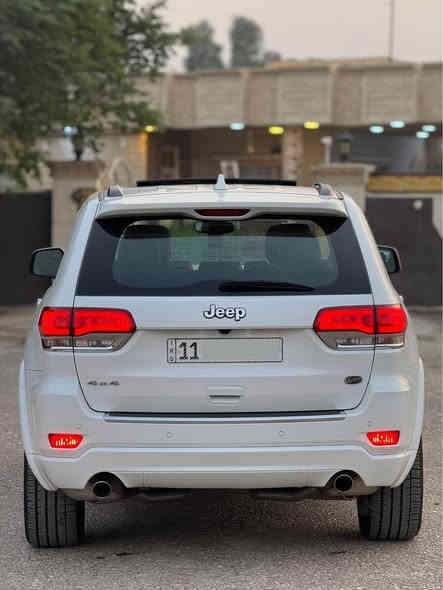 السلام عليكم
جيب موديل 2021 خليجي اوفر لاند فول مواصفات 3 شاشات جكات داخل قرميدي
المحرك : V6.  3.6L
لون: ابيض ماشيه 45 الف حقيقي جديده كلش
مكفوله من الصبغ حتى الدعاميات
 رقم بغداد الجديد بأسمي جاهزه من كلشي
المواصفات :
* دفع رباعي 4x4 . 
* شاشات 3
* سقف بانوراما . 
* شاشه كبيرة 8.4 انج . 
* نظام الخرائط (GPS) .
* نظام التعليق هوائي (جكات) . 
* ستيرن كهربائي . 
* المصابيح الأمامية زنون . متحرك 
* كشافات الضباب زنون .     
* تشغيل عن بعد .
* صندوق كهربائي .
* داخل مشمشي  .
* حفظ وضعيات الجلوس (ميموري) . 
* المقاعد الأمامية كهربائية .
* المقاعد الأمامية تبريد وتدفئة .
* سستم صوت الباين. 
* حساسات أمامية
* حساسات خلفية . 
* كاميرا خلفية .
* تدفئة ستيرن . 
* بخاخ ماء على المصابيح الامامي.
* المرايا الجانبية قابلة للطي .
* مرايا متحسسه للضوء العالي . 
* مقود السائق من الخشب . 
* بلوتوث تلفون . 
* محدد سرعة . 
* نظام التشغيل والاطفاء الاوتوماتيكي ( Auto Start System ) .
رادارات جانبية 
نقطه عمياء
وبعد بيها هواي مواصفات
السعر 305 وبيها مجال
العنوان بغداد 
الاستفسار
***********
*********** Colombo
