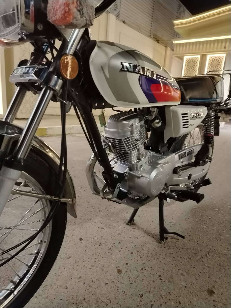 سلام عليكم دراجه نامه امتياز موديل 2026 صارلها شهرين من طالعه من الوكيل الدراجه مكفوله كفاله عامه  جيب فيتر او افحص الدراجه مابيها اي نقص كهرباياتها كله كامله مكاني بغداد شرطه الرابعه الرقم ***********.. *********** واتساب بس
