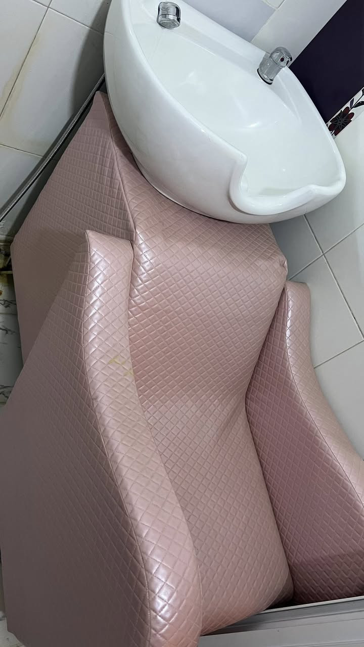 مغسلة شعر غير مستخدمة بسعر 150 الف / بغداد / المنصور / ***********
