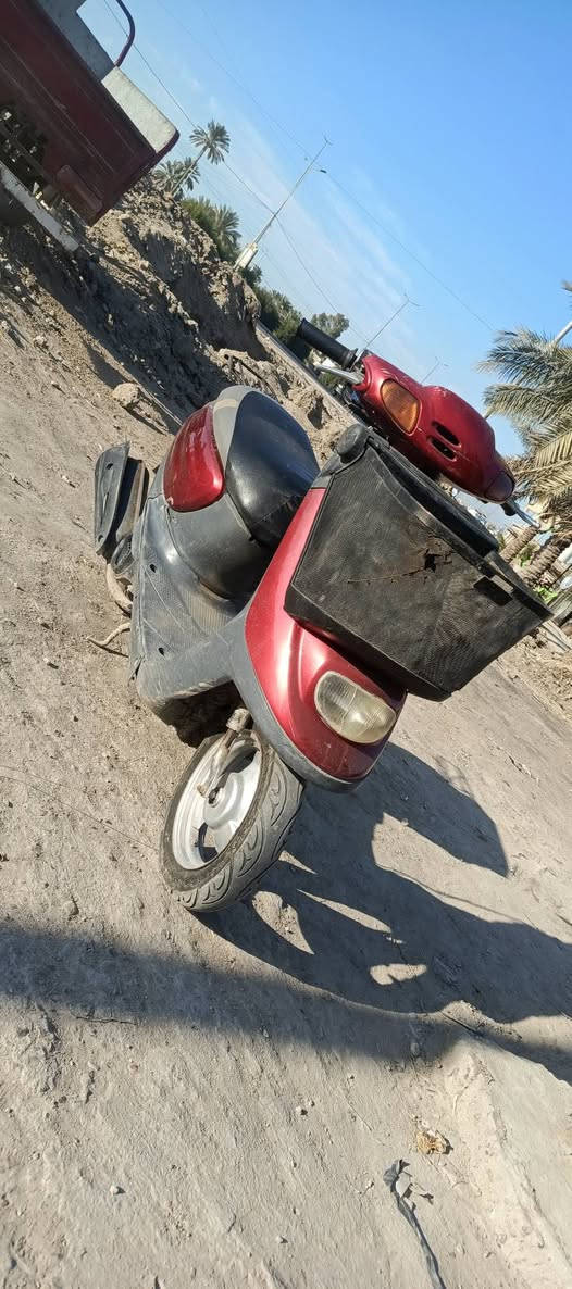 من رخصة مدير لكروب دراجه ام اسله دراجه مفتوحه لبيع سعره 300وبيه مجال بيه نقوصات بس سلف ولبقه كله شغال هندر واحد  ***********
