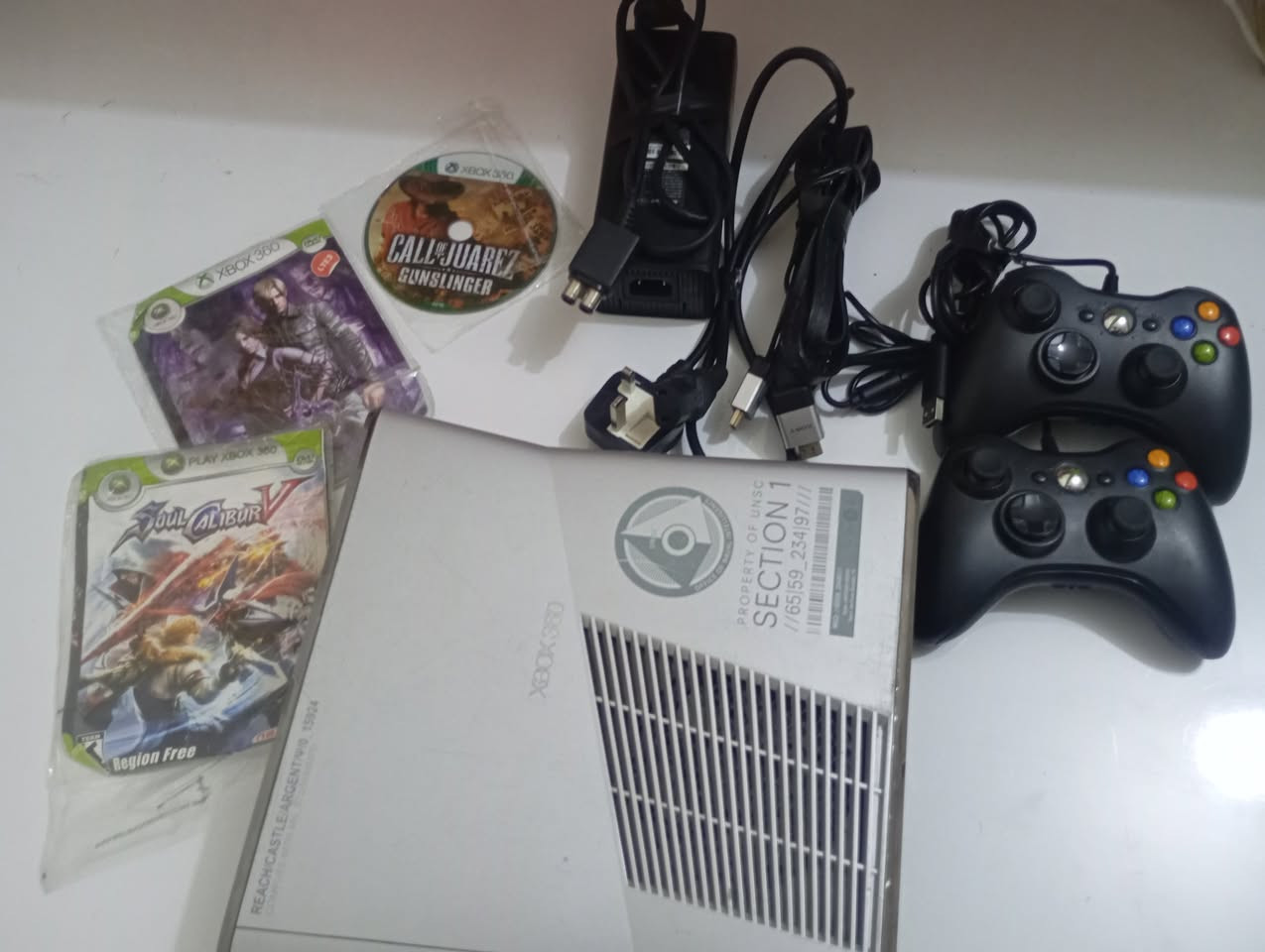 سلام عليكم اكس بوكس 360 برو 
هارد250 
عدد العاب 22 كامل ملحقات وجديد كلش نضافه 99 ما مفتوح 
رقم ***********
السعر 105
بغداد المعامل
