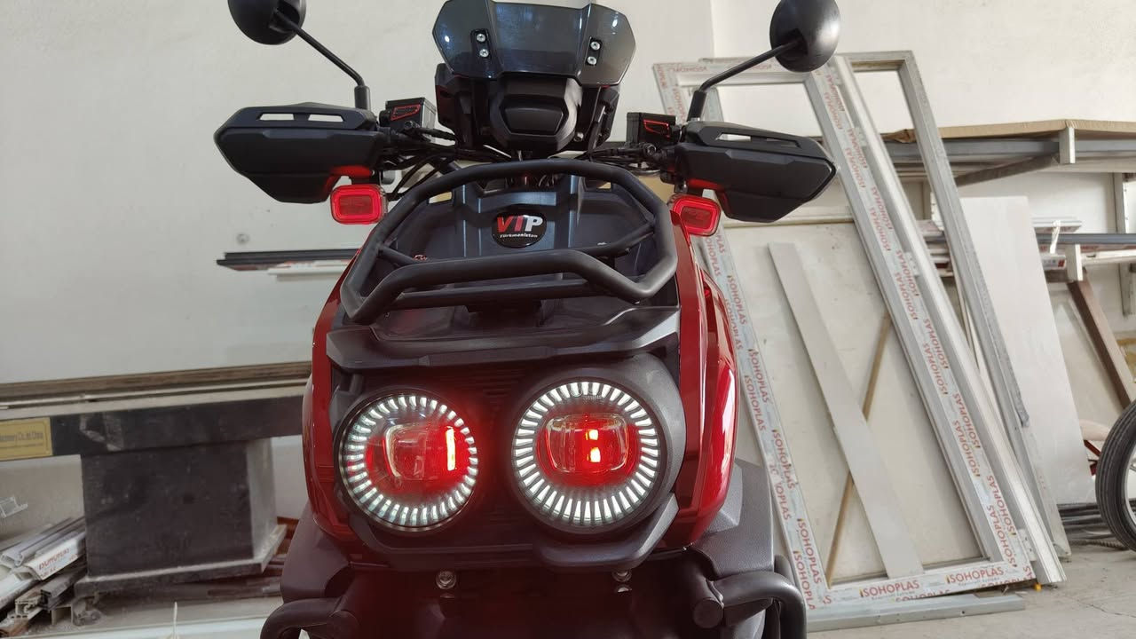 به ناوى خوا ....بؤ فرؤشتن ZKH  مكينه 150 پشت و پيش ديسك نمونه له جوانى مالى دؤسته( 2)هه زار رؤيشتوه زؤركه م ايشى كردوه .نرخى 7.30دولار .شوين رانيه .***********
