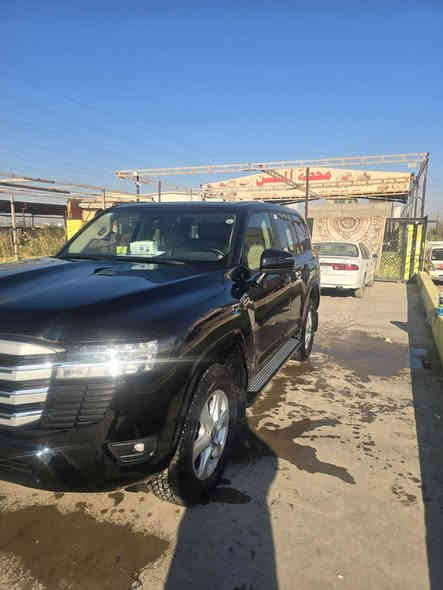 سلام عليكم البيع الانكروز موديل ٢٤ سياره جديد كفاله عامه ماشيه ١٦الف  رقم شمالي بسمي تحويل مباشر التصال ***********
