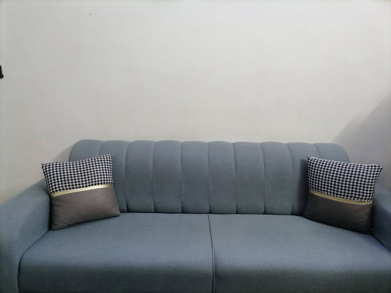 السلام عليكم تخم عراقي للبيع درجة اولى سعرة 450 وبي مجال 
*********** مكاني النجف حي العدالة
