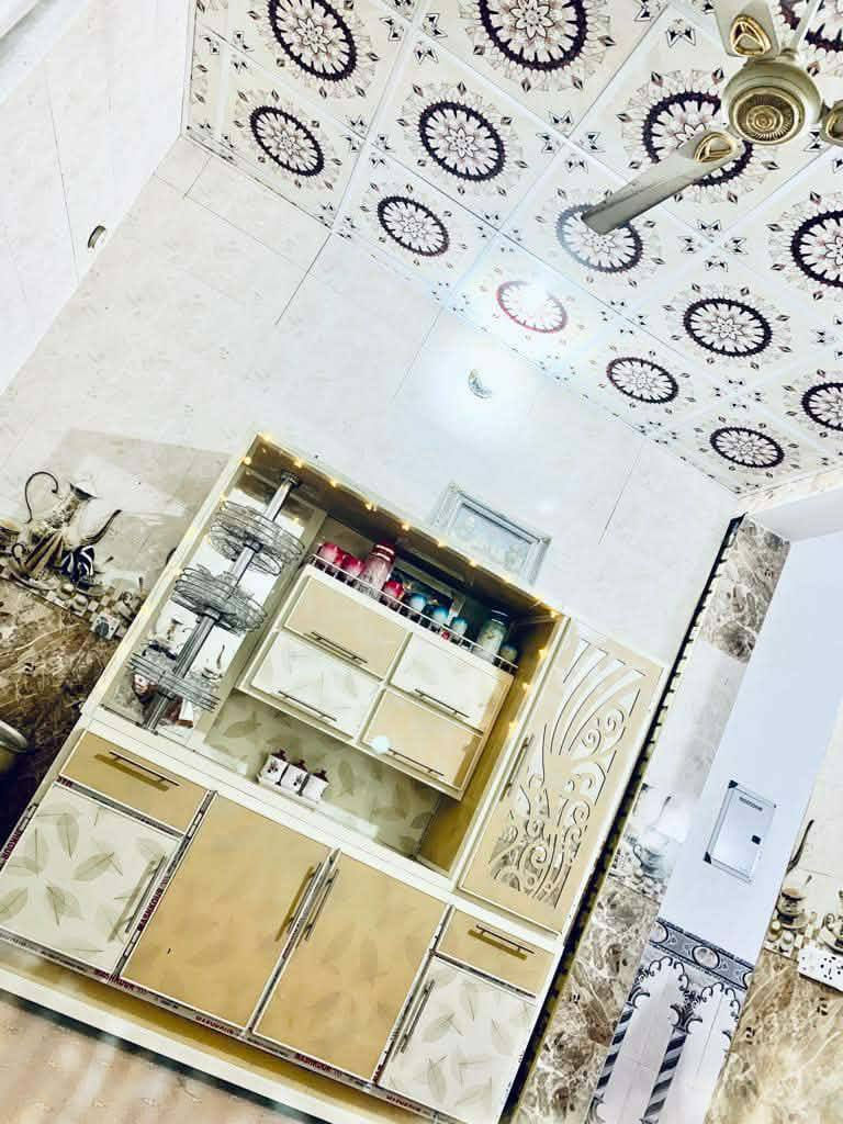 مكلف بالنشر 
مشتمل للبيع حي الناصرية واجهه 12م واقع حال 135م 
قرب مدرسة زلفى متوفر ومجاري وتبليط 
مطلوب مبادرة 
السعر والاستفسار الاتصال 
***********
