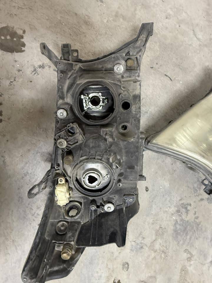 غراض مال لاندكروز بلديات مال سيارة نضيفات شوفة عينك و موجودات دعامية مامية وخلفية و دوسات هم موجودات 
لاستفسار اكثر 
***********
