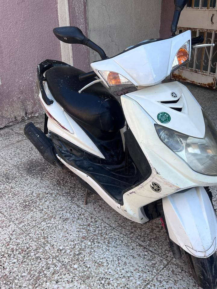 سكنس فحل كابريتر نگره سلف 
مامفتوح اي شي بيها  اي نقص مابيه دراجه جديده لوك السعر 750  مكاني بغداد المشتل
***********
