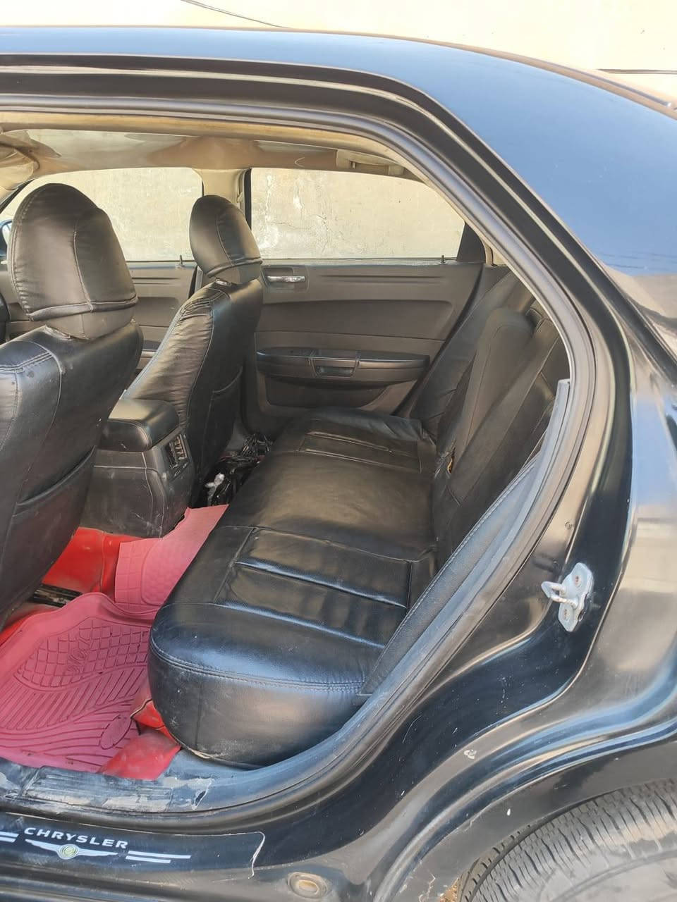 اوباما 2008 اصل رقم بغداد
مكانها نجف 
بيها جراد خفيف حادثها باب السائق مبدل وطخة بسيطة بالجاملغ الخلفي مبينة بالصور .

السعر 105 وبيها شويه مجال 

+964 782 966 5056
