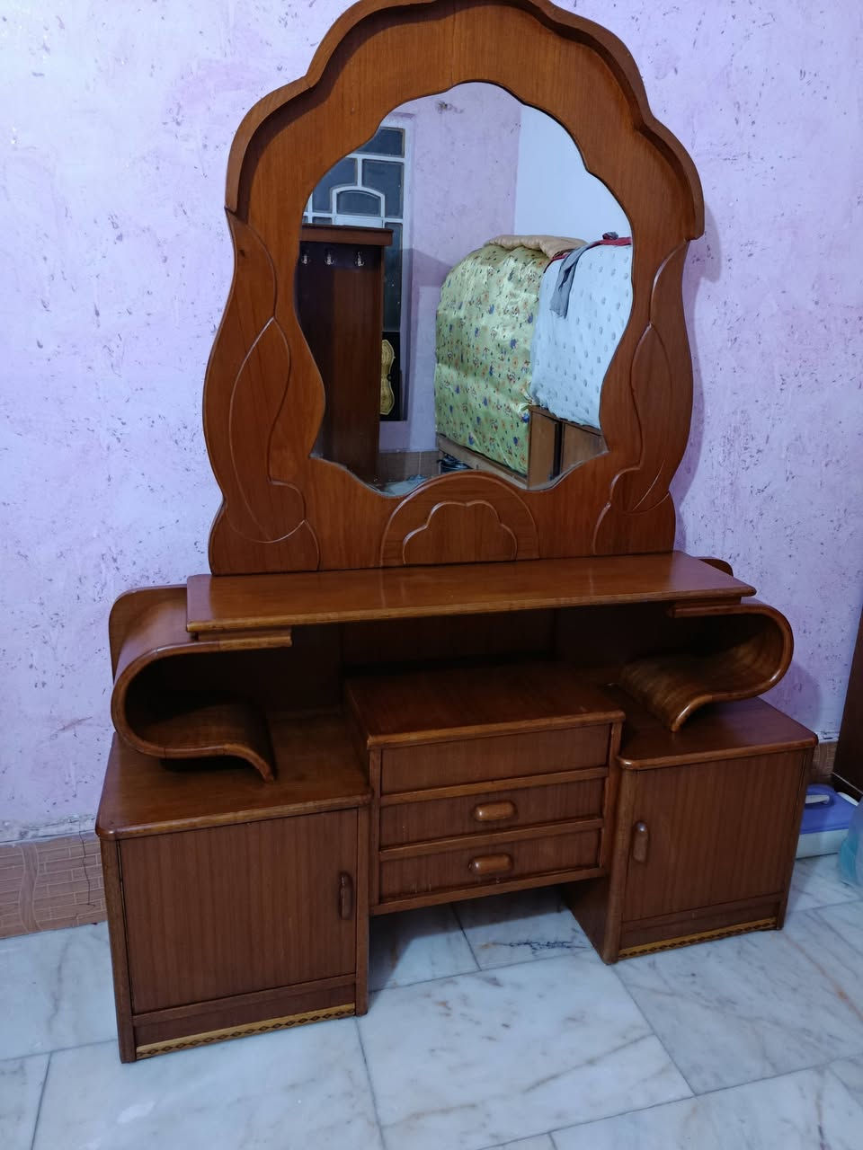 السلام عليكم 
موجود غرفه انجاره خمس ابواب شغل كلش ثكيل داخل وخارج صاج قاط وربع الظهر جرجوبه مكاني حله مركز (اكريطعه) سعره ٦٥٠ وبيه مجال قليل رقمي ***********
