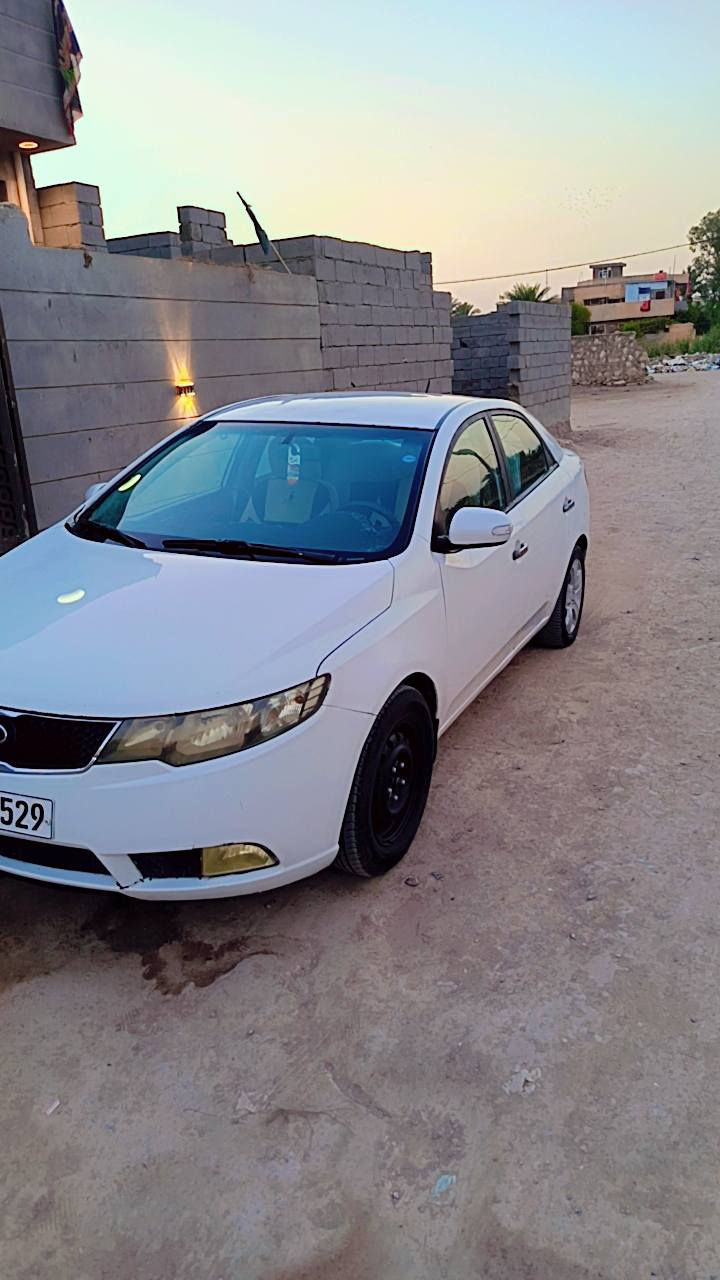 السلام عليكم
كيا سيراتو للبيع 
 2012 خليجي مكينه 1600 دوش 
كير 6 نمر 
رقم سليمانيه دولي باسمي سنويه لل2030 
داخل لونين  اشاير مري 
كير محرك تدفئه تبريد كهربائيات بحاله جيده 
السياره مصبوغه حزام للجماليه  بدون ضربه داخليه  
السعر 82 مع مجال بسيط 
العنوان بابل جبله 
للتواصل ***********
(غير متواجد ع الانترنيت)
