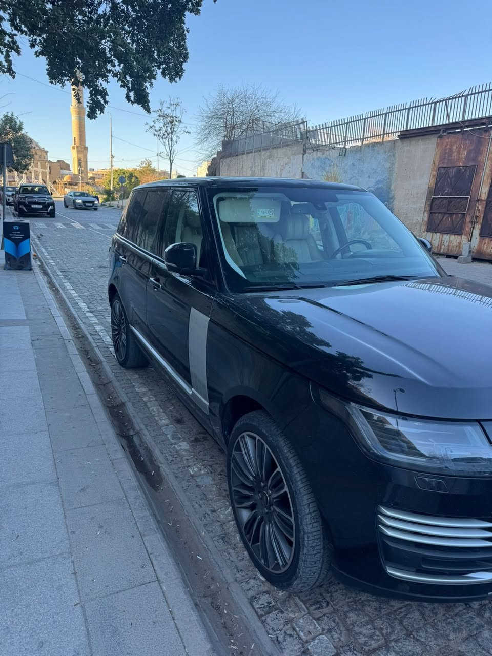 للبيع او لمراوس حسب القناعه رانج روفر خليجي وكاله سردار 2013
محدث 2021 
بانزين 8 سلندر سوبر 

فول مواصفات اعلئ فئه بلرانج 

رقم سليمانه تحويل او وكاله 

بيها صبغ جاملغ خلفي شبرين فقط من دون معجون او فتح 

مكان السيارة البصره للاستفسار اكثر ***********
