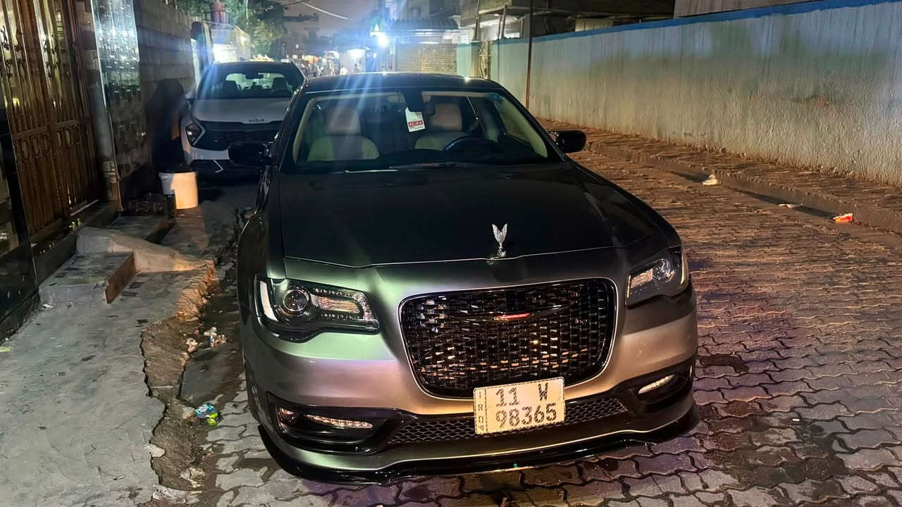 اوباما كلايسر S٢٠١١ محدثه ١٦  سياره فول موصفات
حادث جاملغ ايمن فقط وصبغ باب خلفي وجاملغ اثر شخوط بدون معجون سياره مكفوله كير ومكينه صدر جديد تبريد جديد 

كشنات جلد سونر موجود سعر ١٤٨ ورقه مكاني بغداد ***********
