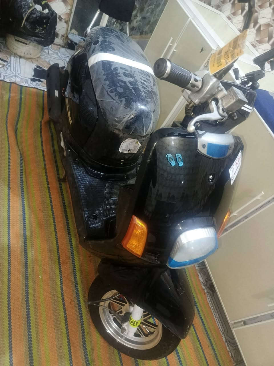 السلام عليكم دراجه بوليس بعده بوضع الشركه مابيه كل نقص كلشي شغال ويل سلستيل تايرات جدد الدراجه نكره سلف مكفوله مكانه واسط الزبيدية ستفسار اتصل ***********
