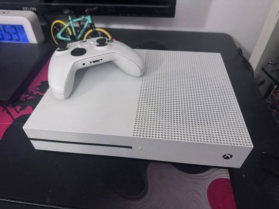 سلام عليكم
بلي 3 
160
أXbox one 
190
استفسار ***********

