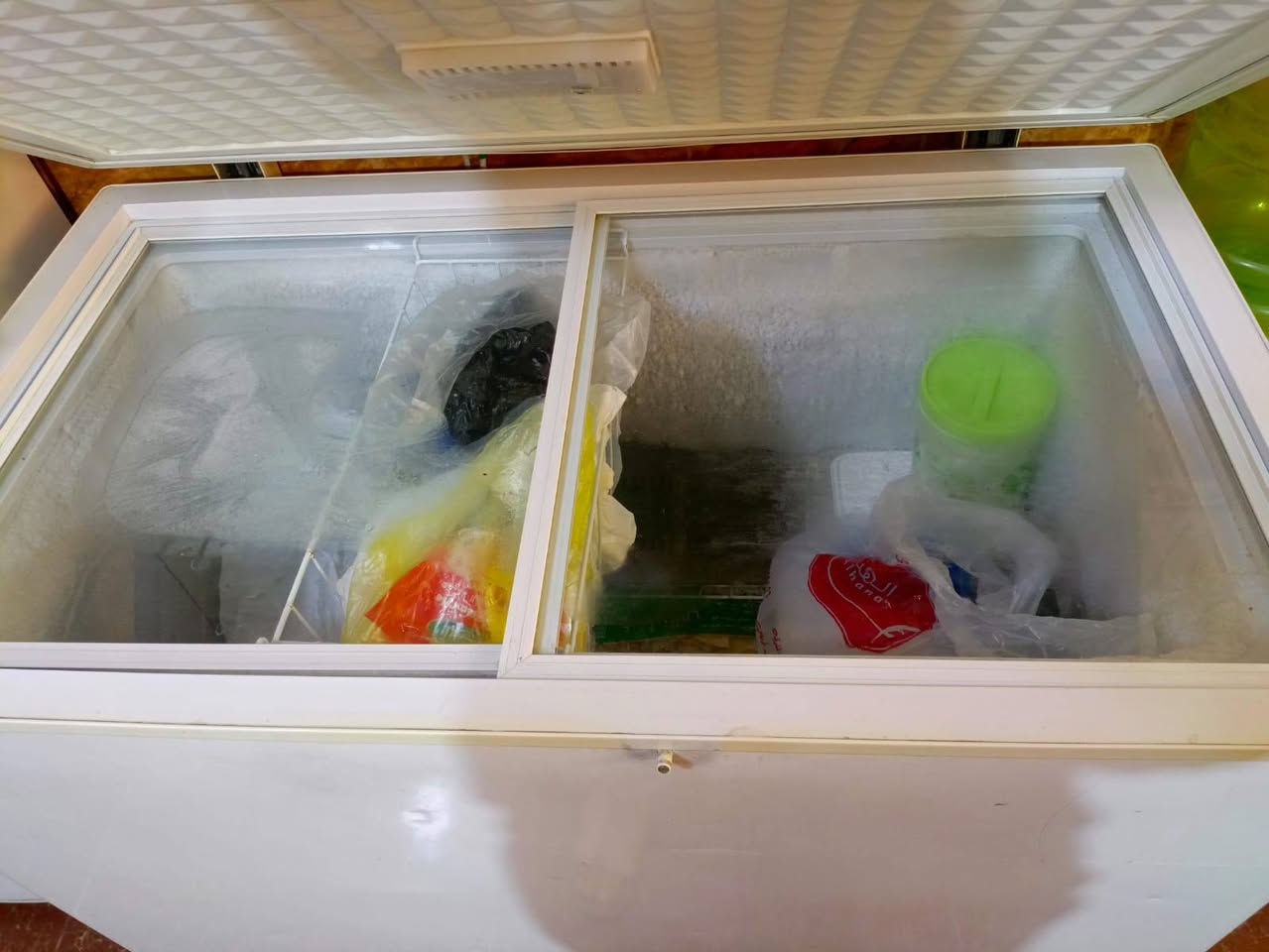 السلام عليكم مجمده للبيع مداخله تصليح تجميد فول نضافه ٩٠٪ السعر 200 مكان شهداء البياع الرقم ‏‪***********‬‏
