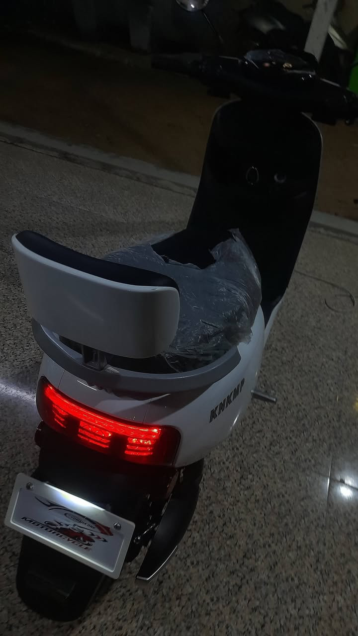 للبيع دراجه شحن B09 موديل2026
مواصفات ✅
1-تمشي60كيلو 
2-نضام P
3-لايت امامي زنون
4-لايت خلفي اليدي
5- سرعه 70حقيقي 
6-نضام دسك امامي خلفي 
7-بطاريات عدد6....... 32واط 
8-ملف 2000 اقوه شي
9-جنطه 
سعر الدراجه مليون وخمسين الف وبيه مجال للطيبين
الدراجه جديده كلش ماشيه1000كيلو يعني كلش جديده 
مكاني بصره الزبير المربد الجديد رقمي 7730101884
