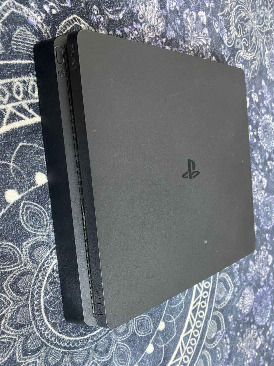 بلي ٤ سلم
مع قرص gta  وجوستك اصليه مكاني بغداد السعر ٢٥٠ وبي مجال


**إذا كنت صاحب هذا الإعلان وتريد حذفه لأي سبب، رجاءا أرسل رسالة إلى الدعم الفني**
