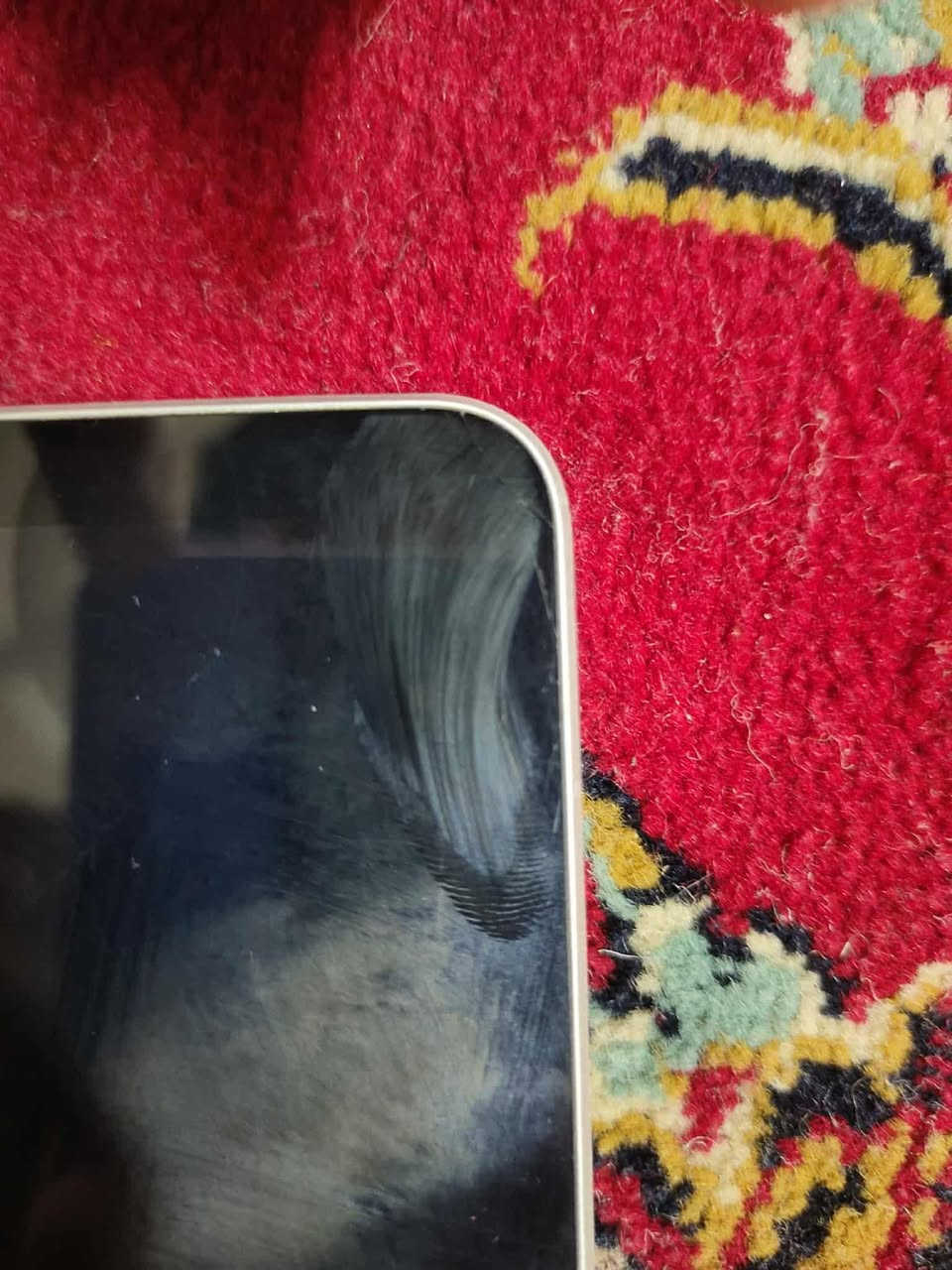 آيباد ٩ لون سلفر 
ذاكر 64 بطاريه تسعينات 
نضيف كلش بس هل فطر 
السعر 200 ألف 
مكاني بغداد الأمين ثانيه 
رقم ***********
