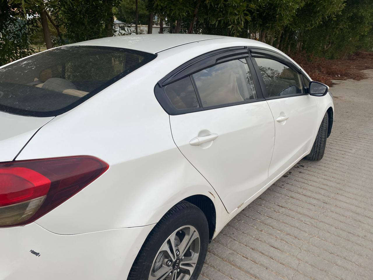 السلام عليكم سيراتو 2017 محرك 1600 سياره كفاله عامه عدا بارد شوف العين كير مكينه كفاله تبريد شغال حداديه جديده تايرات جدد سياره كلشي ما عايزها السعر 125 وبيها مجال للاستفسار*********** مكاني النجف
