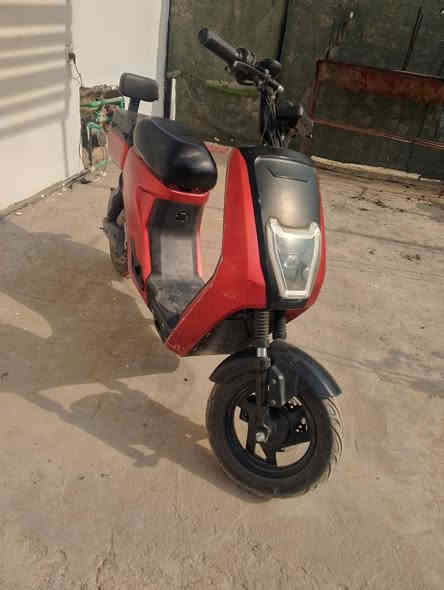 السلام عليكم دراجة شحن خمس بطاريات حالة جيده عارضها 400 وبيها مجال العنوان حي الجهاد للاستفسار ***********
