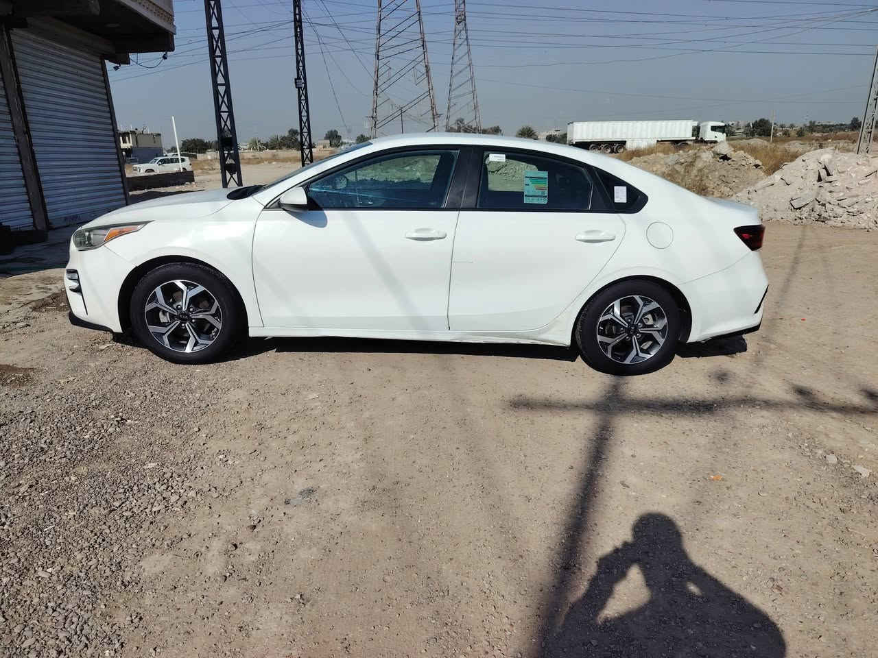 سياره فورتي 21 امريكي
ماشيه 95 مايل
حادث موضح بالسونار 
بيهه بارد بالحاملغ الخلفي على كد شبر 
سياره بيهه راجز ومبدل كازكيت 
الكير فقط مبدل جنبه لاغير 
السعر 132
العنوان بغداد الغزالية
***********
