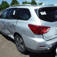 نيسان بافندر موديل ٢٠١٩مواصفات  SV صور الحادث داخل المنشور ٠٧٧٠٥٥٩٥٩٨٨