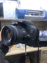 كاميرا كانون EOS 800D  الكاميرا نقص بطارية، ابيع جوة سعر السوك  تكدر ت...