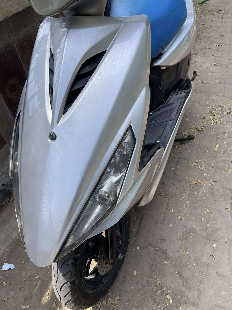 سلام عليكم ماكس مضلع للبيع دراجه لاتبخير ولا تنقيص ودراجه مناقصه اي شي رايده ب٣٥٠ الف مكاني الكاظمية رقمي ***********
