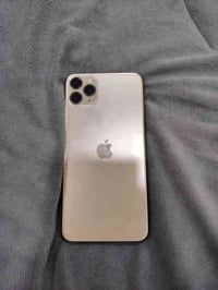 ايفون 11 للبيع مبدل شاشه 3 خيارات نوعيه وسط ذاكره 256 نضافه 100%100 بط...