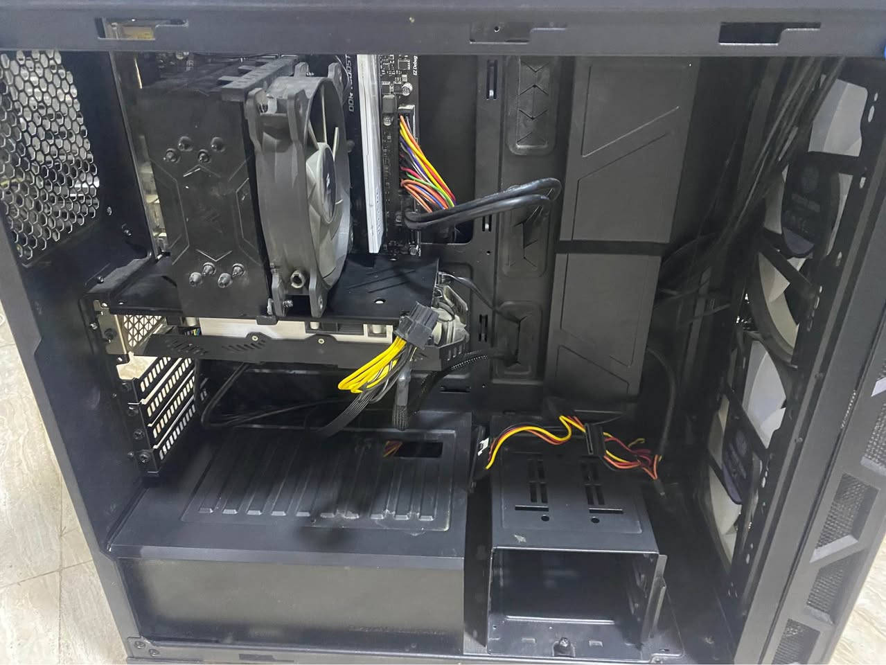 السلام عليكم 
تجميعه كيمنك جيل تاسع
وندوز 11 pro اصلي
المعالج i5-9600KF 
مذر بورد MSI pro GAMING
رام 8 DDR4 3200 hz
هارد Ssd250
كارت شاشه RX580 8G 2084
منصب بيها العاب 
جيتي اي gta v
تومب رايدر 
بتلفيلد 3
بيس 2021
كول اوف ديوتي
ببجي 
السعر ٥٠٠ الف وبيها مجال
مكاني بغداد بغداد, العراق


**إذا كنت صاحب هذا الإعلان وتريد حذفه لأي سبب، رجاءا أرسل رسالة إلى الدعم الفني**