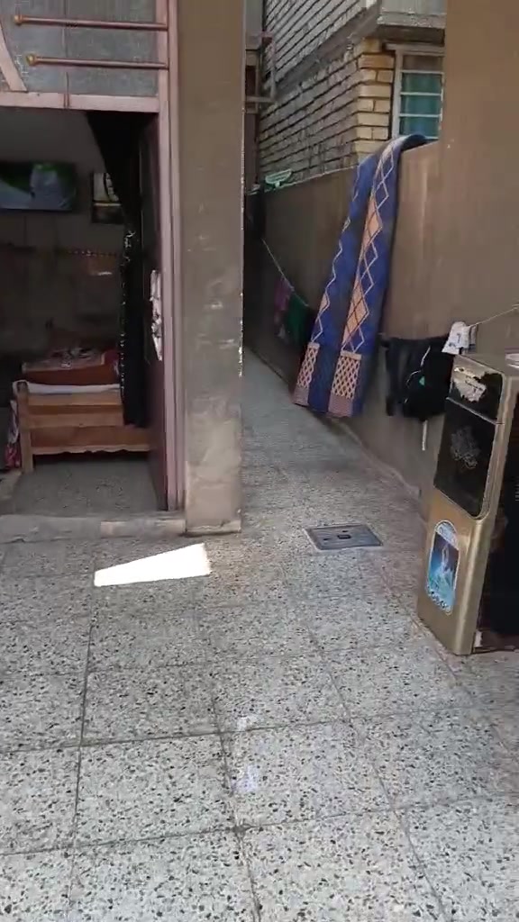 بيت في بغداد في منطقة سبع البور منطقة الالف البيت مساحة 112 يحتوي عل غرفتين نوم وستقبال ومطبخ وحمامين البيت البيع اسعر 68 قفل ***********
