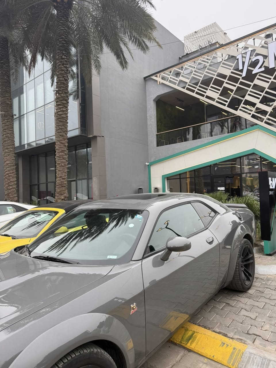 جالنجر سكات باك وايد بدي موديل 2023لاست كول 🐝
مكينة 6400 
فول للاخير فتحة و رادارات امامي وجانبي وخلفي 
ماشية ٢٤ الف ميل 
حادثها موضح بالصور بدون ايرباك وبدون دواخل 
باب السائق مبدل اصلي نفس اللون والجاملغ الخلفي مصلح ع البارد بدون صبغ 
السيارة جديدة وما محتاجة اي صرف 
السعر 39,700$ وبيهة مجال بسيط 
للاستفسار اتصال على الرقم :
*********** اتصال
*********** واتساب
