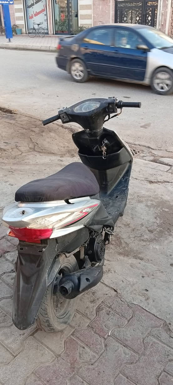 السلام عليكم شباب دراجة للبيع مابيهة اي نقص سلف هندر كلة شغال المكان ديالى المقدادية حي العصري السعر 350وبيهة مجال قليل ***********
