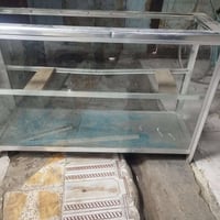 ميز المنيوم • قفل • للبيع