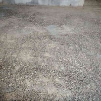 يوجد كادر عمل تنضيف بيوت وتصعيد بلوك ورمل وحجر مكون من أربع عمل اي شقل...