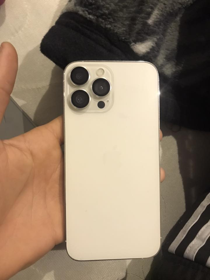 ايفون ١٣ برو ماكس للبيع جهاز بل شرط اي عيب ما بي ذاكره 256 الجهاز فقط شاشه امبدل كله عل بلاد بل شرط رقم الموبيل *********** السعر 450
