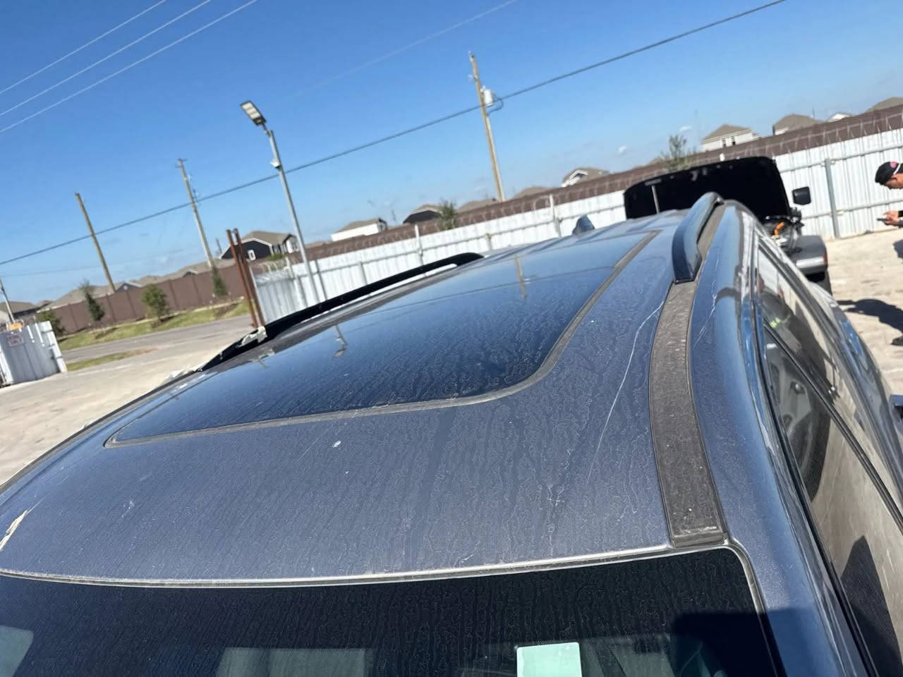 السلام عليكم 
ترافرس 2025 
سيارة فول1/1
هسه طلعت من امريكا حالين بلبحر ورقم الحاويه موجود تكدر تتبعها موعد واصولها 45 يوم 
اذا عندك كتاب شهداء تتخل وذا تريدها حره تتخل 
حادثها بسيط شغاله السيارة 
الخاص مفتوح 
***********
