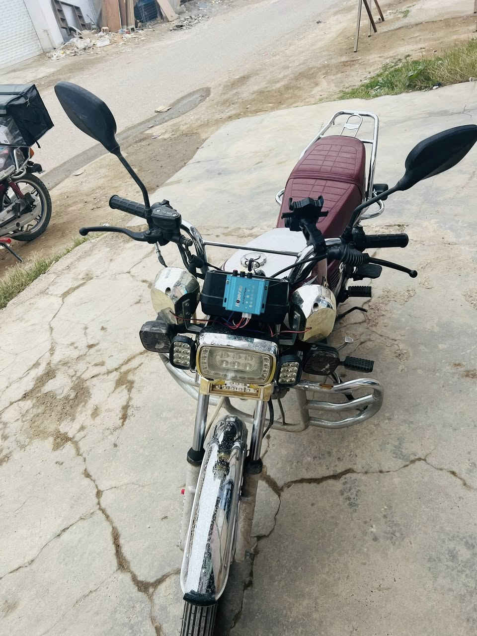 سلام عليكم للبيع يرهم مراوس تايكر 25سيفان٢٢بعده شركه ما عايزه شي محرك ما مفتوح سعر٦٠٠وبي مجال حك لجيه رقم***********
