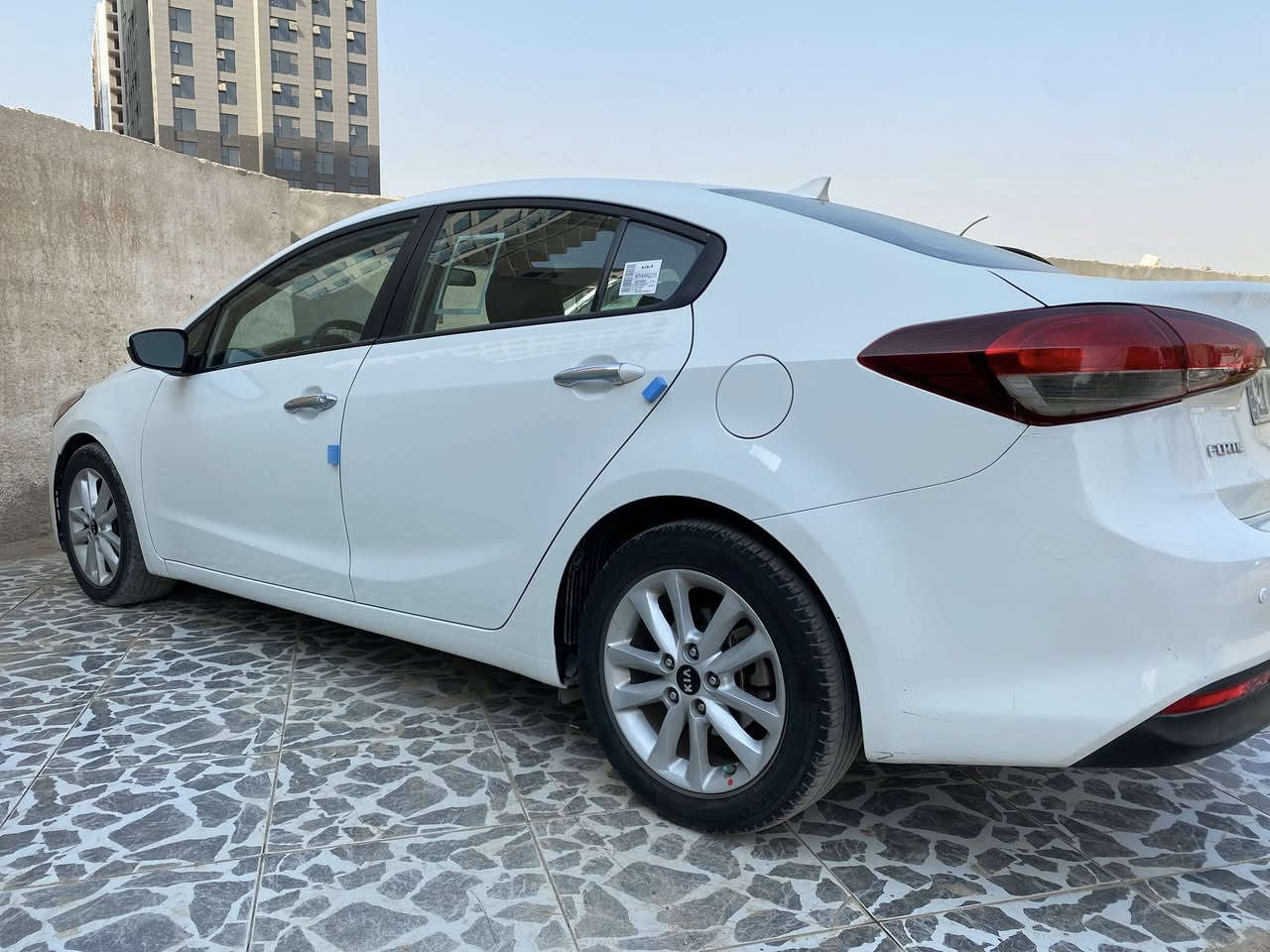 فورتي موديل 2018
مكينه 2000 دوش 
كير ATM 
نص مواصفات عاديه تحكم ستيرن ثلاث انظمه قياده 
مبدللها شاشه وكامره دواره 
بچمها كبس حادث السياره من امريكا جانبي ومرفقه بالمنشور 
رقمها سليمانيه وسنويه جديده منافذه 
عنواني بغداد الدوره المهديه الاولى 
***********
