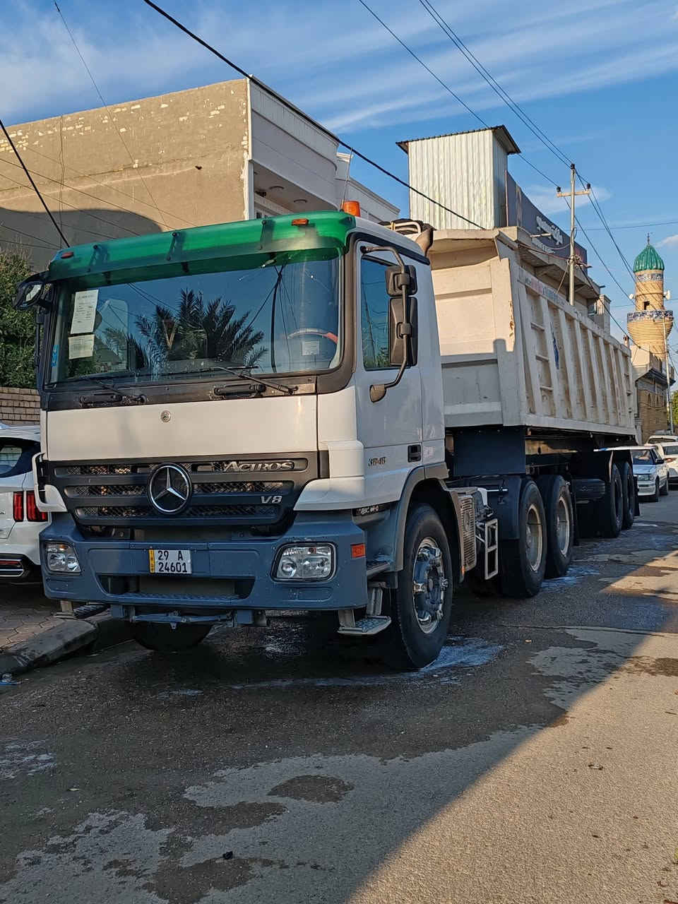 السلام عليكم مرخصه الادمن للبيع راس وعربانه اكتروز فحل ناصي مديل 2009 مديله مكفوله كفاله عامه تحويل مباشر سياره جهازه للعمل الاستفسار على الرقم ***********
