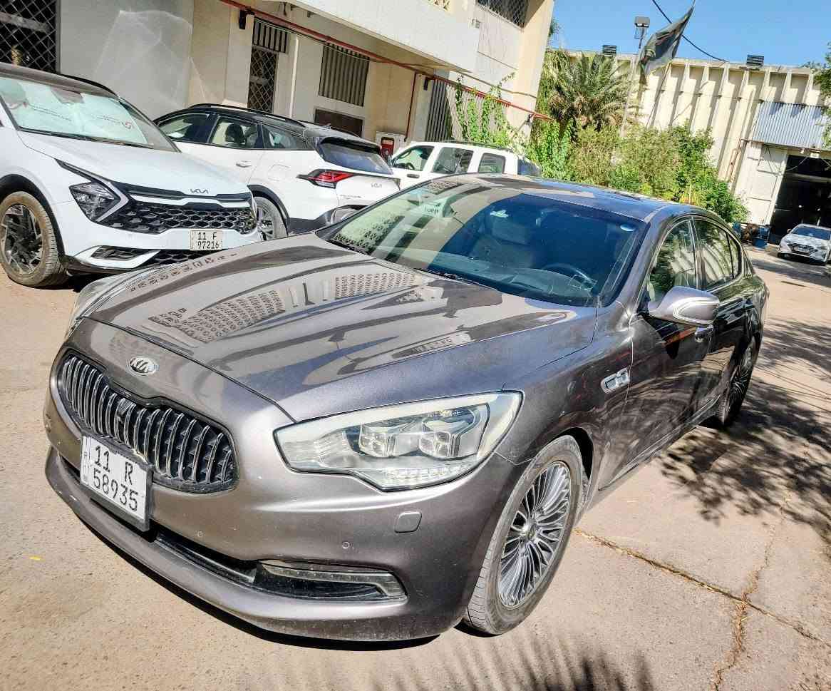 كيا كوريس2013 خليجي فئه اولى VIP
محرك 3800 V6
گير 8 نمر كوبرا
جكات السياره شغاله ١٠٠% 
كل الابواب شفط 
الجنطه شفط
بصمه اربع ابواب
ستيرن كهرباء متحرك
ذاكره خزن كشن السائق والستيرن
دبل جام لعزل الصوت والحراره
رادار كل الجهات مع تحذير المنطقه العمياء 
لايتات لد ١٦ عدسه زنون ومتحرك 
زراك لايت
اكياس هواء كهرباء للراحه في كشن السائق والكشنات الخلفيه
بروجكترات لد 
كشنات جلد (النابا) افخم انواع الجلود لون بيجي
جكات تصعد وتنزل السياره
مري شفط وقلاب عالبگ لرؤيه اوضح
مرايات تعتيم للاضاءة العاليه وهيتر 
قماره شامواه فاخر 
كامرات عدد ٤ رؤيه محيطيه 360 درجه والخلفيه دواره مع الستيرن
حساسات امامي خلفي
فتحه سقف
كشنات جلد تدفئه وتبريد امامي خلفي
كشنات كهرباء امامي خلفي
شاشات عدد 3
تحكم ماوس امامي خلفي
الكشنات الخلفيه VIP 
تبريد 3 قطع
حساس مناخ اوتو يتحكم بفتح وغلق الهواء الخارجي حسب نقاوه الجو 
بردات بلادي
ايرباكات عدد 9
سماعات شركه لكسكون 14 سماعه
دمام عدد ٢ امامي خلفي
تحديد مسار
شاشه عرض معلومات عالجامه الاماميه 
العينه شاشه وامكانيه تغيير شكل العدادات حسب الرغبه
هاند بريك بصمه كهرباء
نضام اوتو هولد
انضمه قياده عدد 4 عادي وايكو وسبورت وثلج
نضام مانع انزلاق ABS
نضام تراكشن كونترول 
نضام حزام امان كهربائي
مثبت سرعه ورادار تفاعلى 
 بيهة صبغ جاملغ امامي ايمن رش فقط
مكاني بغداد حي العامل 
*********** بغداد, العراق
