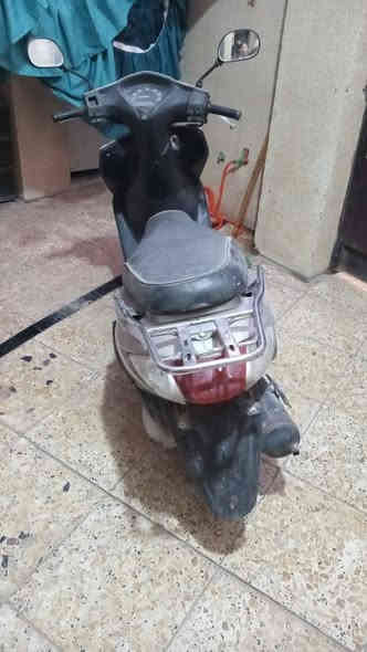 دراجة هوندا ديو سرعة 120. الكابريتر جاي طوف الباقي كله شغال ابيع طافية السعر 200الف وبيها مجال المكان بغداد الزعفرانية. رقم ***********

