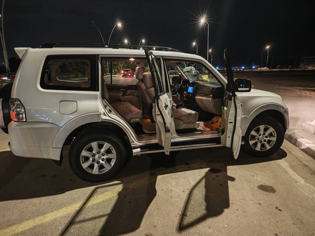 باجيرو حبتور خليجي GLS مكينة 3500 6 سلندر فور ويل فول مواصفات موديل 2014 كفالة عامة ظربة وصبغ وتبديل ومكينة وگير وحدادة وتبريد وتخم تاير
رقم بصرة انگليزي بأسمي السيارة جاهزة للاخير بدون نواقص.

عداد المشي 128 الف كيلو قابل للزيادة

مواصفاتها:
شاشة اندرويد
فتحة سقف
تحكم ستيرن كامل مع الاوامر الصوتية
شاشة تحكم النظام البلادية والمسجل البلادي موجود
7 راكب
تبريد مركزي 3 قطع تحكم منفصل
فور ويل شغال
كشنات جلد
الكشنات الامامية كهرباء

**ملاحظة السياة بيها صبغ قليل بالزوايا مال الدعاميت فقط

السعر 163 وبي مجال
مكان السيارة البصرة الزبير
*********** الزبير, البصرة
