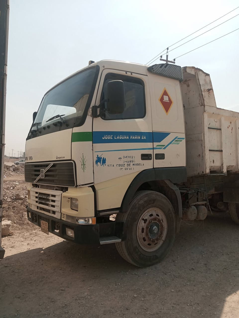 فالفو دكتورة موديل 1996 جاهزة للشقل مكينه جديده شاصي ما مكفول بس مضروب باج السعر 130 ورقه ***********/***********
