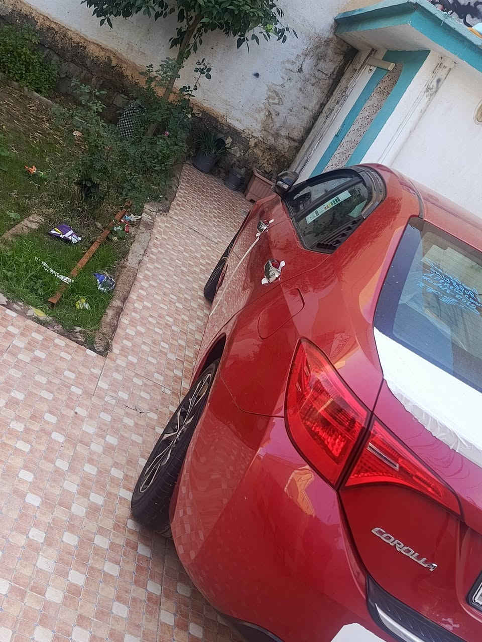 السلام عليكم كورولا للبيع ***********

