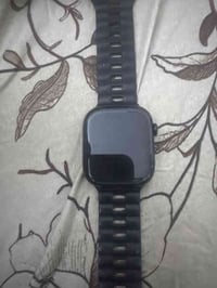 ساعة ابل الجيل 10 نظيفة جدا كارتون وشاحن اصلي للبيع  السعر 475,000 بيه...