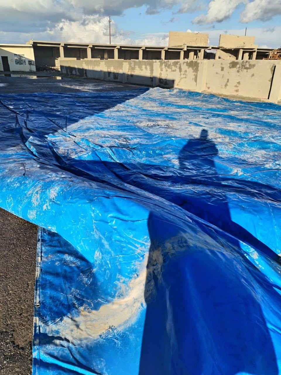 جوادر مستعملة موسم واحد لتغطية الحبوب نوع ثقيل القياس ( ١٤ في ٢٥ ) والنوع الأخر ( ١٤ في ٣٠ ) سعر الجادر ( ٧٠٠ الف ) قابل للتفاوض ( المكان في نينوى ) 
رقم الهاتف ***********
