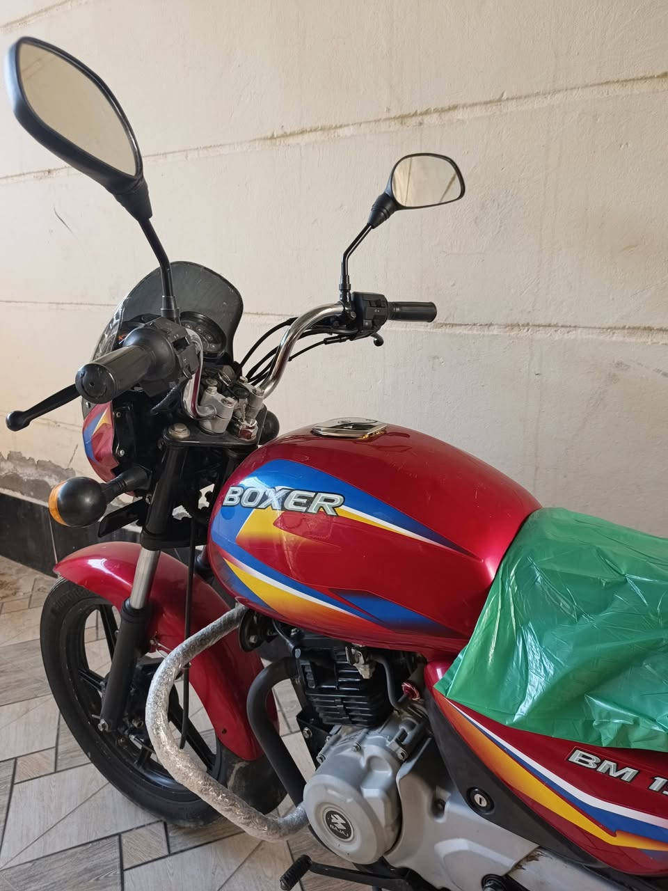 سلام عليكم اخوان دراجه بوكسر موديل 21 شكل 22 ام دوسات مرقم لوحه سنويه انكليزي تحويل ثاني يوم حته هزه مالته موجوده مكفوله كفاله عامه دراجه مابيه اي نقص متصرف عليه دينار واحد مكاني ديالى بعقوبه خرنابات شراي يتصل ويدلل 
***********
